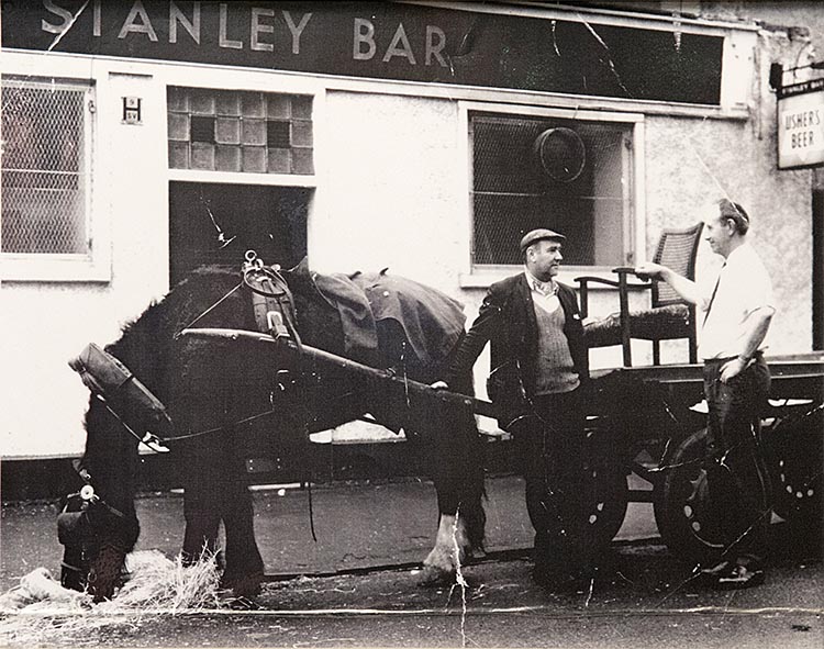 Old image of the Stanley Bar Kinning Park 