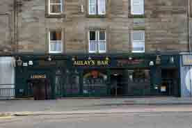 Aulay's Bar Oban1
